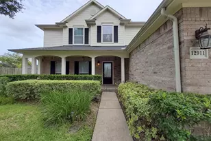 12911 Brook Arbor Ct, Pearland, TX 77584 - Photo 2
