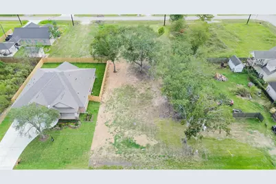 410 Texas Avenue, Arcola, TX 77583 - Photo 2