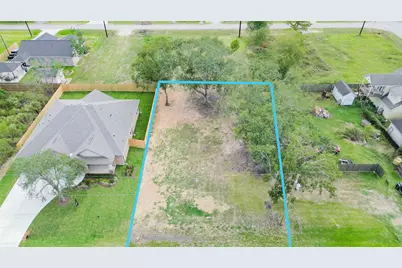 410 Texas Avenue, Arcola, TX 77583 - Photo 1