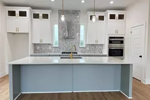 1307 71st St, Houston, TX 77011 - Photo 2
