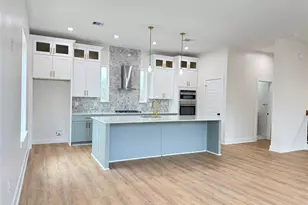 1307 71st St, Houston, TX 77011 - Photo 2