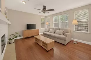 51 E Autumn Branch Cir, The Woodlands, TX 77382 - Photo 12