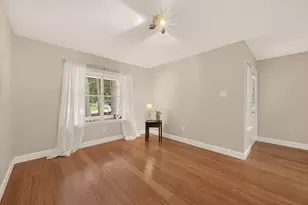 51 E Autumn Branch Cir, The Woodlands, TX 77382 - Photo 8