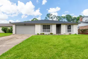 16911 Bougainvilla Ln, Friendswood, TX 77546 - Photo 1