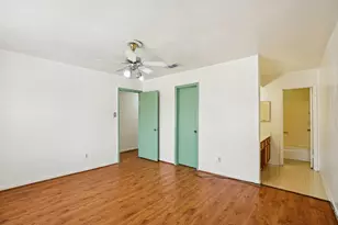 8379 La Roche Ln, Houston, TX 77036 - Photo 16