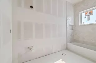 4009 Newshire Dr, Houston, TX 77025 - Photo 20