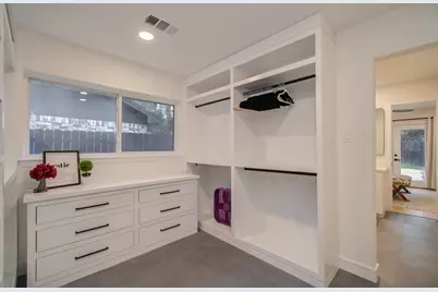 9219 Kempwood Drive, Houston, TX 77080 - Photo 16