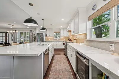 11403 Valley Spring Drive, Houston, TX 77043 - Photo 10