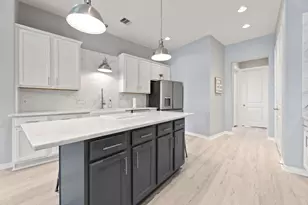 709 N Bayshore Dr, La Porte, TX 77571 - Photo 12