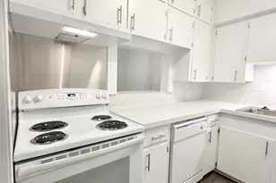 500 Willow Dr, Lake Jackson, TX 77566 - Photo 8