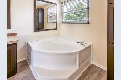 882 County Road 404, Bay City, TX 77414 - Photo 18