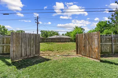 5874 Beldart Street, Houston, TX 77033 - Photo 22