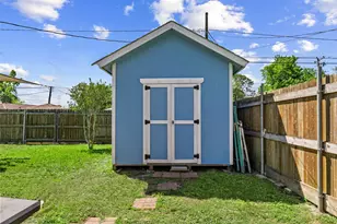 5874 Beldart St, Houston, TX 77033 - Photo 20