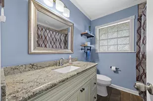 5874 Beldart St, Houston, TX 77033 - Photo 14
