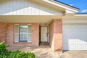 10550 Towneview Dr, Sugar Land, TX 77498 - Photo 2