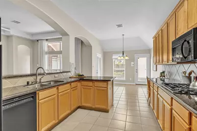 2714 Pebble Creek Drive, Pearland, TX 77581 - Photo 8
