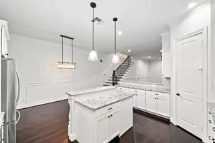 828 W 26th St, Houston, TX 77008 - Photo 14