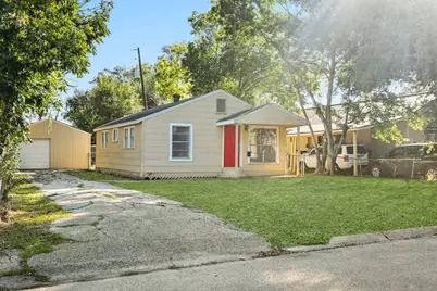 203 W Hart Avenue, Pasadena, TX 77506 - Photo 2