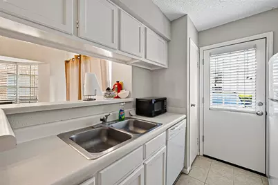1515 Sandy Springs Road #1604, Houston, TX 77042 - Photo 16