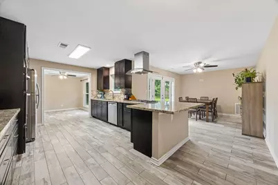 3711 Manor Lane, Dickinson, TX 77539 - Photo 2