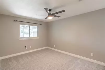 619 E Country Grove Circle, Pearland, TX 77584 - Photo 14