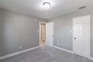 619 E Country Grove Cir, Pearland, TX 77584 - Photo 16