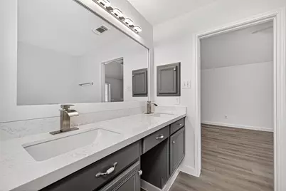 2211 N Heatherwood Drive, Missouri City, TX 77489 - Photo 44