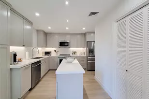 9333 Memorial Dr, Houston, TX 77024 - Photo 10