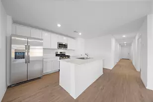 2222 Still Bend Ln, League City, TX 77573 - Photo 2