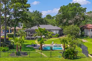 217 Lakeshore Circle, Seabrook, TX 77586 - Photo 10