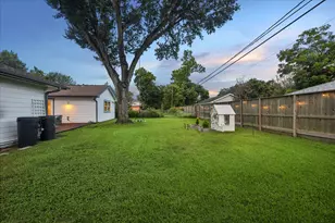 4429 Tonawanda Dr, Houston, TX 77035 - Photo 34