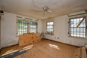 2413 E Crosstimbers St, Houston, TX 77093 - Photo 16