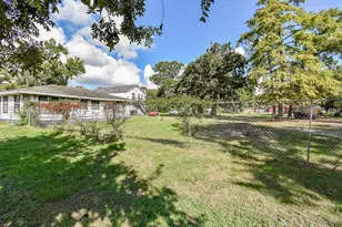 2413 E Crosstimbers St, Houston, TX 77093 - Photo 10