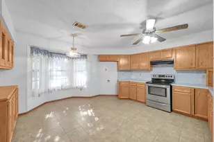 15031 Conroe Bay Blvd, Willis, TX 77318 - Photo 4