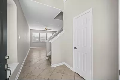 11 Scenic Brook Court, The Woodlands, TX 77382 - Photo 4