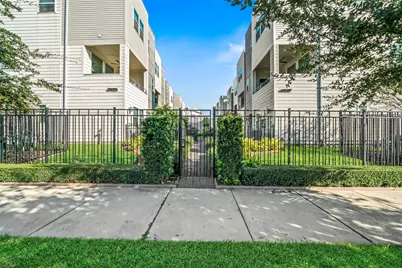 2779 Clinton Drive, Houston, TX 77020 - Photo 32