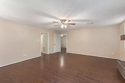 12527 Huntington Venture Drive, Houston, TX 77099 - Photo 8