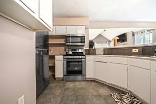 8629 Kinghaven St, Houston, TX 77083 - Photo 18