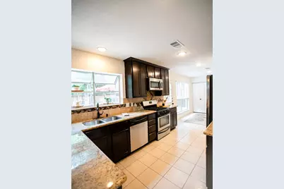 36 Fallenstone Drive, The Woodlands, TX 77381 - Photo 10
