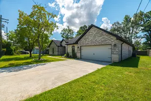 603 Airline Dr, Conroe, TX 77301 - Photo 1