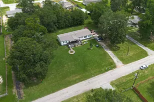 21625 County Rd 37492, Cleveland, TX 77327 - Photo 8