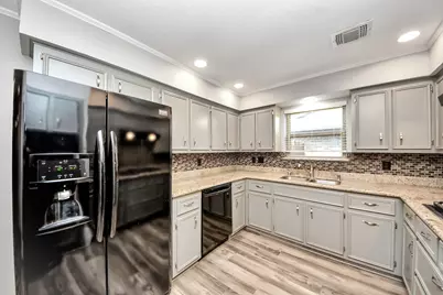 2804 Shady Creek Drive, Pearland, TX 77581 - Photo 14