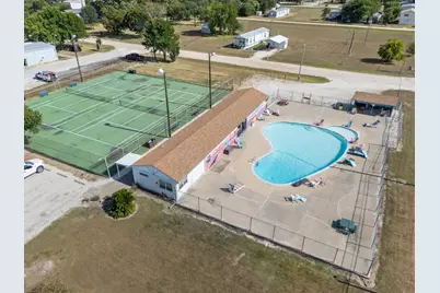 2749 W Bayshore Drive, Palacios, TX 77465 - Photo 32
