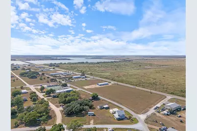 2749 W Bayshore Drive, Palacios, TX 77465 - Photo 36