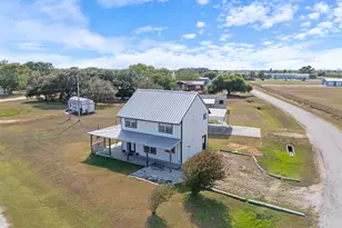 2749 W Bayshore Dr, Palacios, TX 77465 - Photo 6