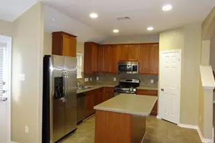 5318 Rio Dr, Baytown, TX 77521 - Photo 2