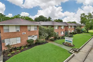 8715 Timberside Dr, Houston, TX 77025 - Photo 12