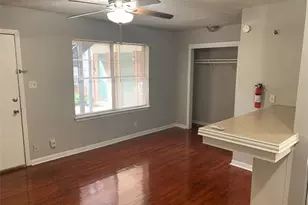 8715 Timberside Dr, Houston, TX 77025 - Photo 2