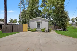 387 Lake Shore Dr, Trinity, TX 75862 - Photo 6