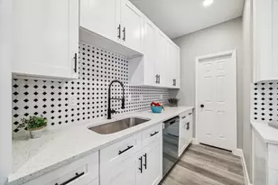 765 Enterprise St, Houston, TX 77088 - Photo 4